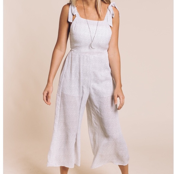 Polka dot romper size medium - Picture 3 of 4